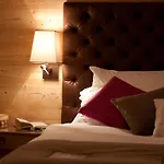 Royal 5*